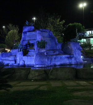 Pontos turísticos de Arapiraca ganham iluminação especial em alusão ao Novembro Azul