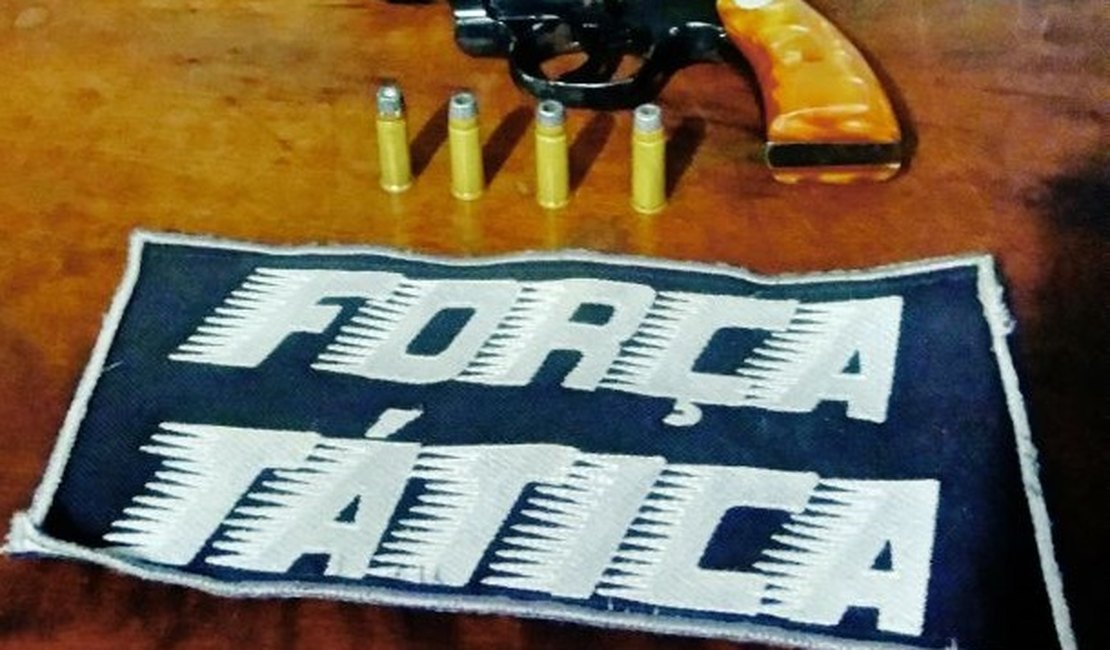 Homem é detido com arma de fogo no bairro Cacimbas, em Arapiraca