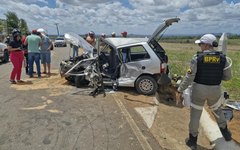 Grave acidente entre carros de passeio deixa homem ferido na AL 486, em Arapiraca