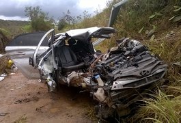 Capotamento deixa quatro pessoas feridas em Cacimbinhas