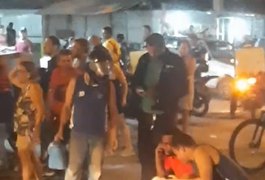 Homem é atropelado após condutor empinar moto, em Maceió