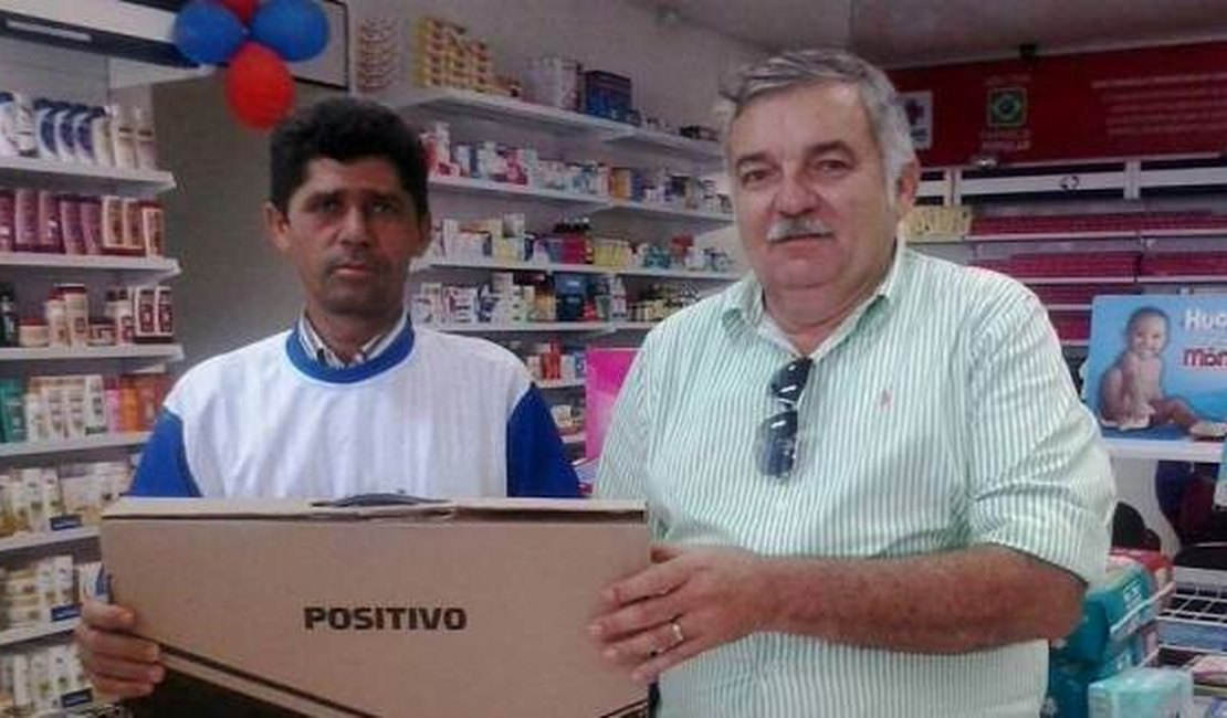 Grupo São Tiago realiza sorteios e premia clientes de suas lojas
