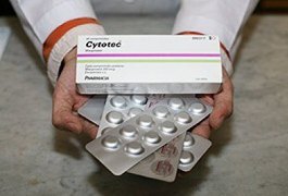 Homem que deu Cytotec para namorada menor abortar vai a júri