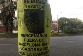 Cartaz expõe indignação da torcida do Barça com Neymar: 'Traidor, mercenário'