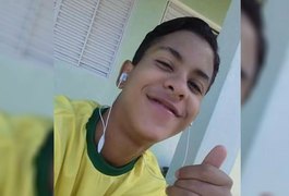 Vídeo mostra menino de 14 anos sendo apedrejado no DF