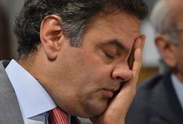 Aécio Neves entrega passaporte ao Supremo