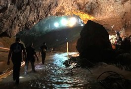 Todos são retirados de caverna após três dias de resgate na Tailândia