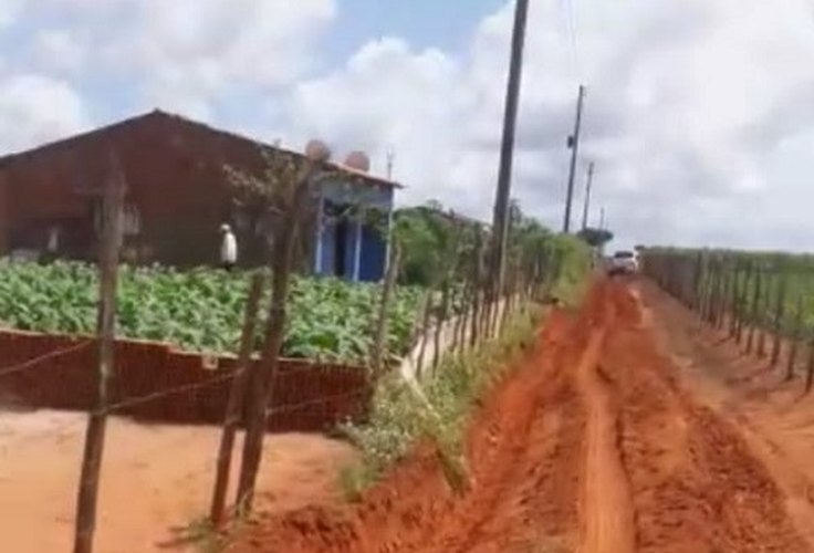 Moradores dizem que prefeitura suspendeu ligação de água de quem não vai votar na atual gestão