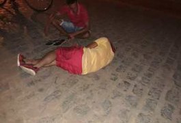 Homem é encontrado ferido com faca cravada nas costas, em Palmeira dos Índios