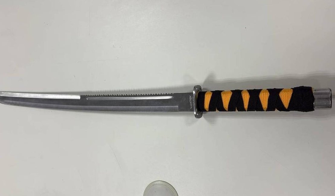 Homem invade aeroporto de Viracopos com espada e ameaça passageiros