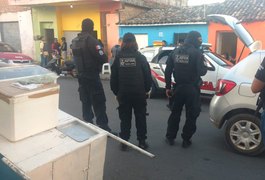 Operação da Polícia Civil prende seis e apreende drogas em prostíbulos da Rua 16, no Centro de Arapiraca