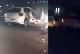 Van de transporte alternativo capota após colisão com carro no interior de Alagoas