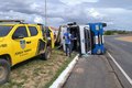 Carreta tomba na AL-115, no trevo de Igaci, e motorista fica ferido