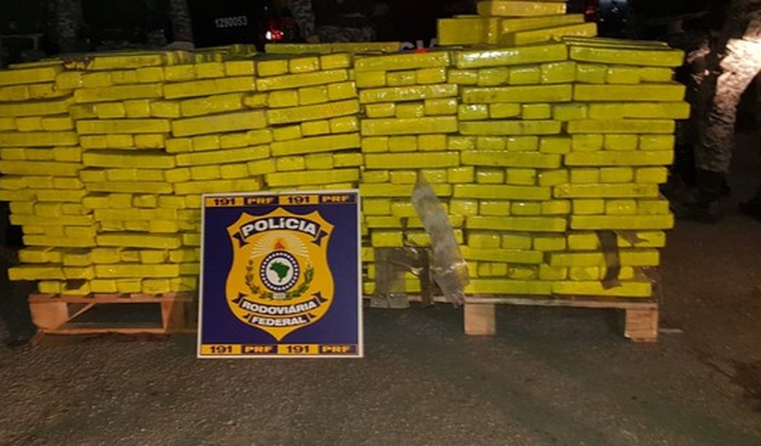 Vídeo. Polícia apreende caminhões com 10 toneladas de maconha em Pernambuco
