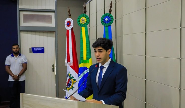 Gerônimo Barbosa, filho de Silvania Barbosa assume cadeira da mãe na Câmara de Maceió