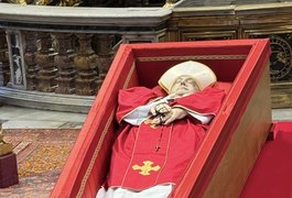 Vídeo. Oficial da PM e médico alagoano relata experiência marcante ao participar da última Páscoa com o Papa e velório no Vaticano