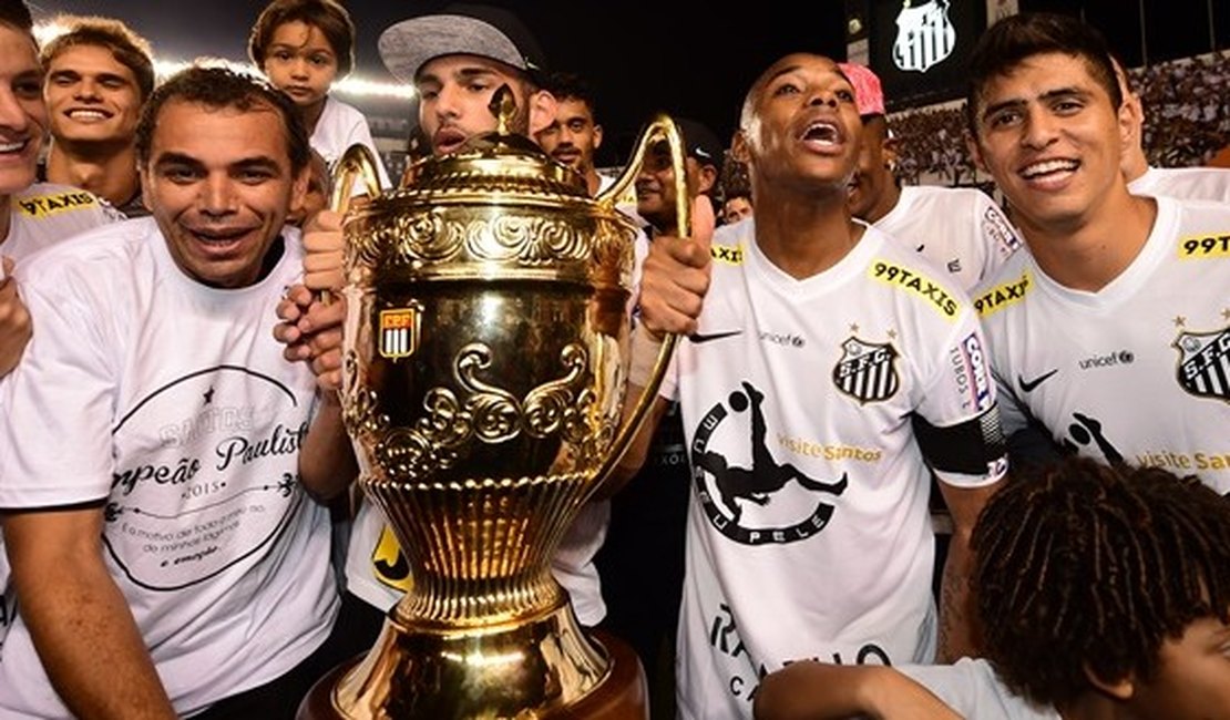 Santos sofre, mas bate Palmeiras nos pênaltis e é campeão na Vila