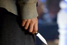 Após discussão por ciúmes, homem é preso tentando esconder faca em Arapiraca