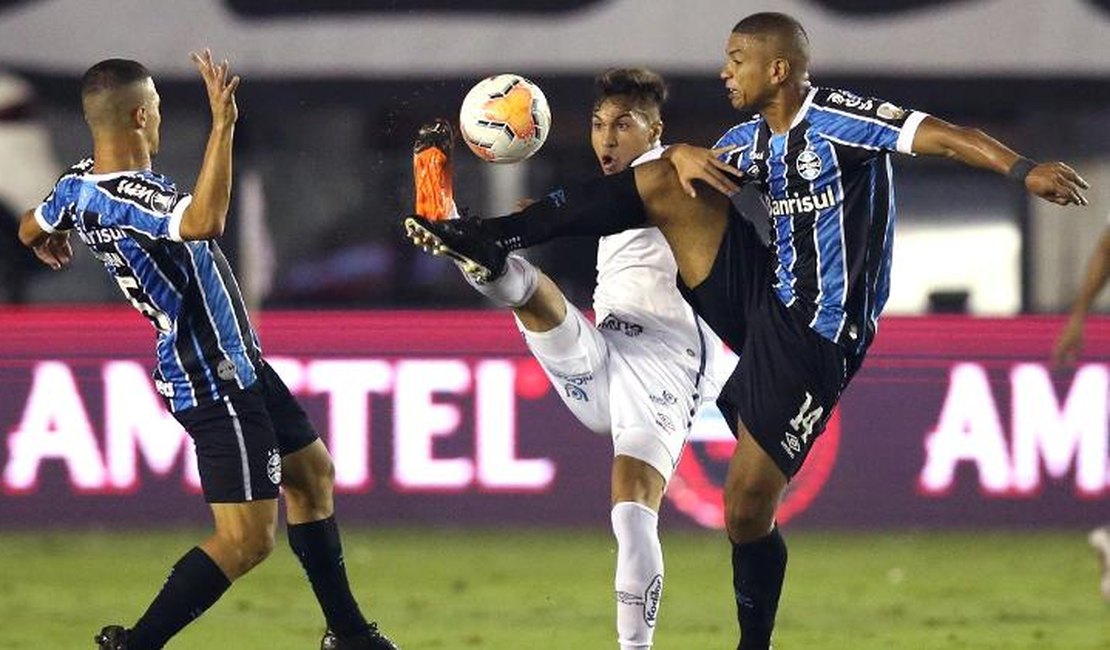 Santos faz 4 a 1 no Grêmio e volta à semi da Libertadores após oito anos