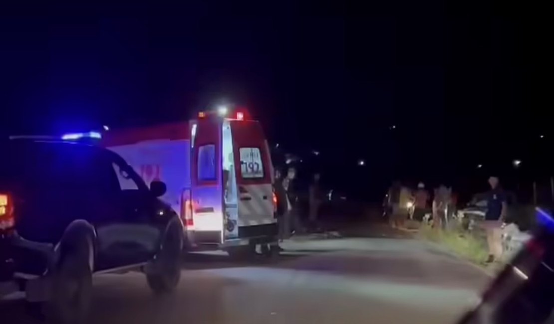 Colisão deixa vítima presa em veículo na AL-487, em Traipu