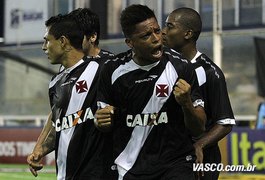 Vasco sai atrás, reage, mas fica no empate com o Flamengo