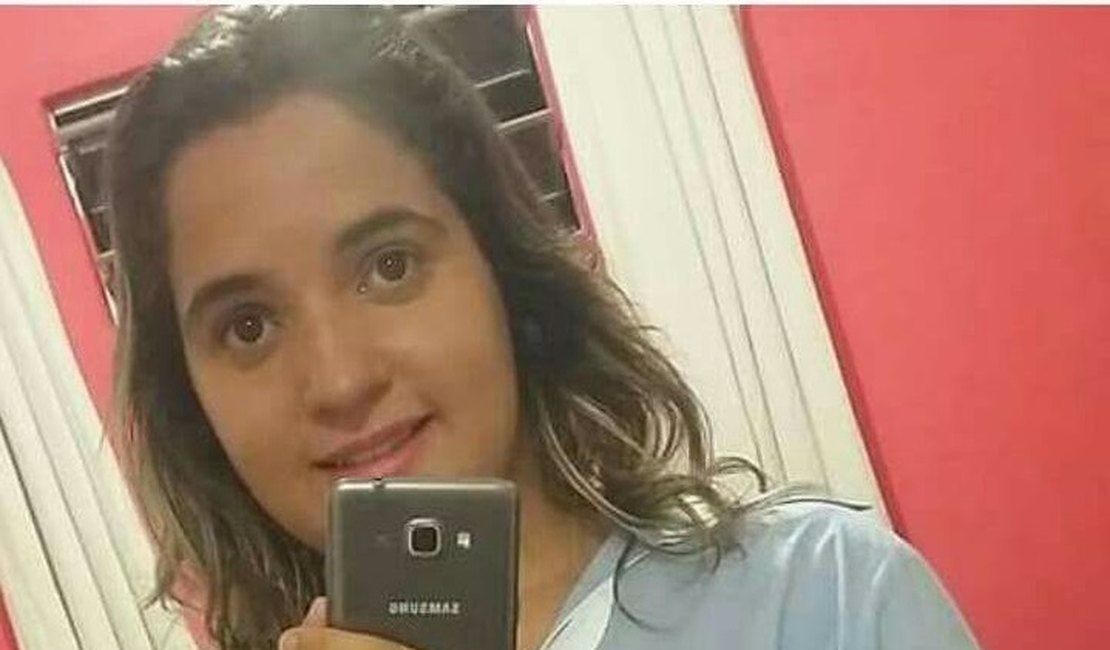 Adolescente de 15 anos desaparece da porta da escola e preocupa familiares em Arapiraca