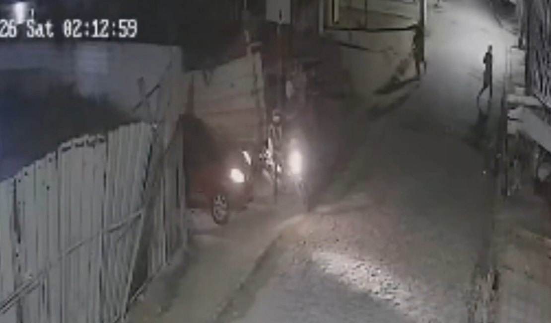 Câmeras mostram criminoso matando instrutor de artes marciais a tiros em São Miguel dos Campos