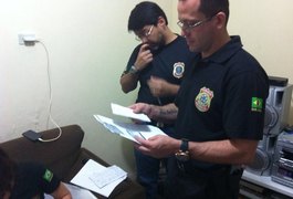 Assessora da prefeita de Cajueiro é flagrada com cadastro de eleitores
