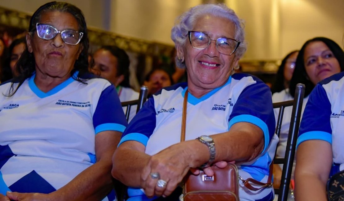 Poesia em Movimento celebra talentos da EJA em espetáculo no Planetário de Arapiraca