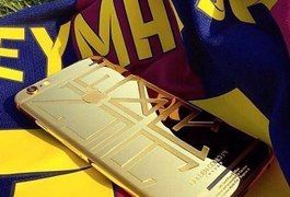 Neymar causa nas redes sociais com celular personalizado de R$ 16 mil