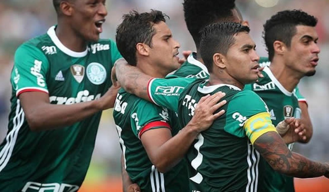 Palmeiras abre quatro pontos do Flamengo na liderança do Brasileirão