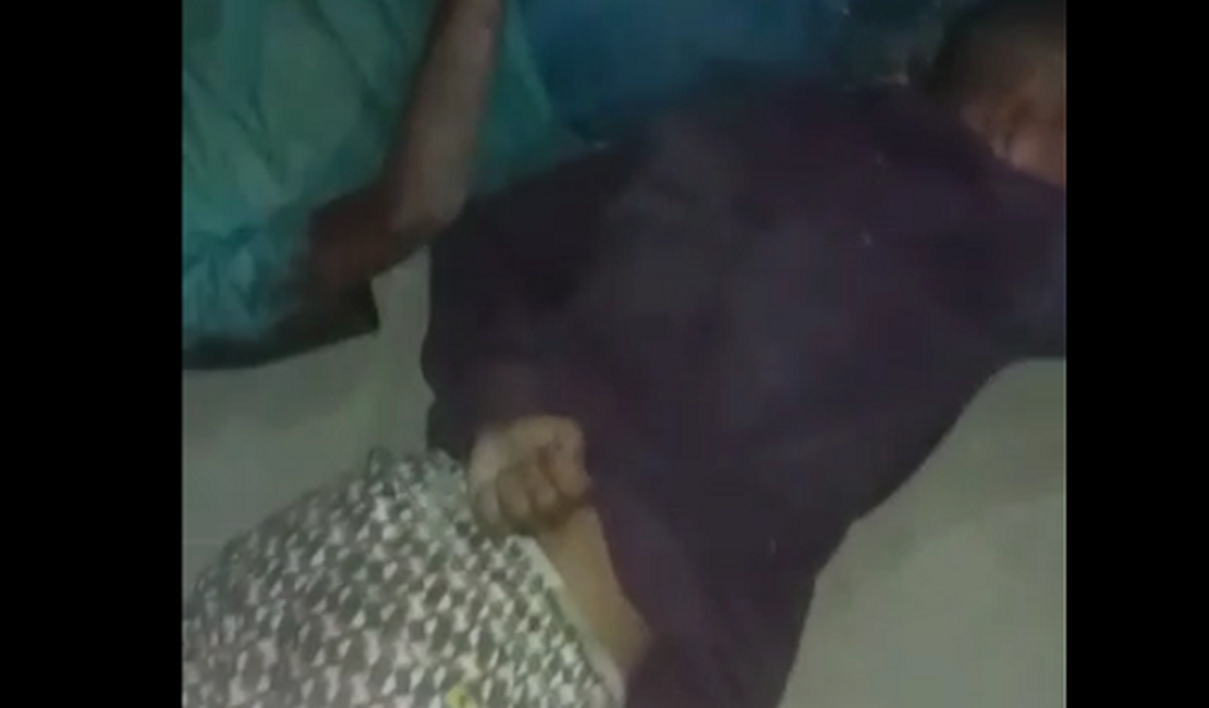 Após praticar assalto, menores são espancados por populares na Vila Bananeiras, em Arapiraca