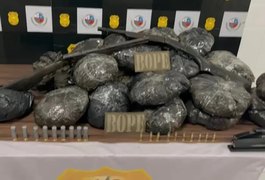 Dois homens são presos com cerca de 30 kg de maconha dentro de carro estacionado em shopping de Maceió