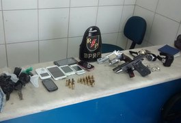 Radiopatrulha detém sete jovens com armas e drogas em condomínio no Petrópolis