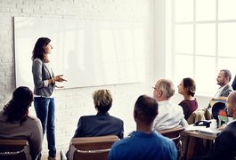 Idosos que pensam em cursar graduação podem ter cota específica pelo Prouni