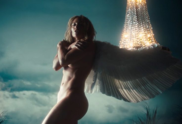 Jennifer Lopez aparece nua em novo clipe