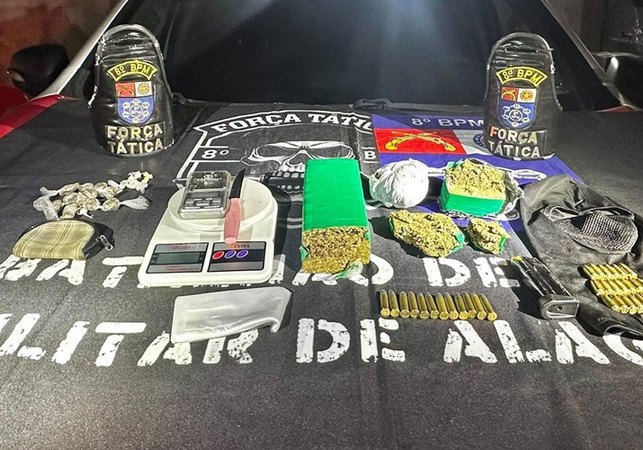 PM contabiliza mais de 52 quilos de drogas e 24 armas de fogo apreendidos em uma semana