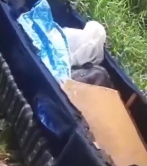 Corpo encontrado dentro de sofá em terreno baldio é identificado; irmão gêmeo também foi morto