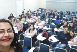 Amor à educação e solidariedade marcam trajetória de professora baiana