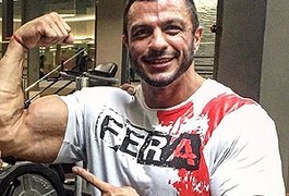 Kleber Bambam ostenta peitoral musculoso e mostra dieta com 12 ovos: ‘’Virei mutante’’