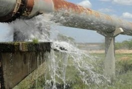 Vazamentos em adutora afetam abastecimento de 19 municípios alagoanos