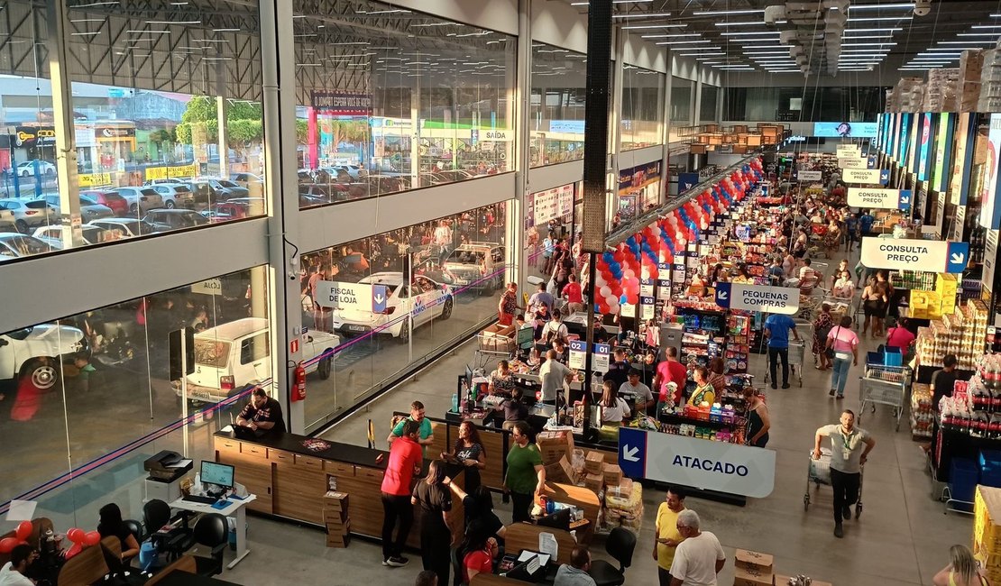 Dia J do Jomart Atacarejo acontece nesta sexta-feira (19) com ofertas especiais para o Natal