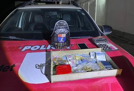 Força Tática do 12º BPM prende dono de ferro velho suspeito de tráfico de drogas, em Maceió