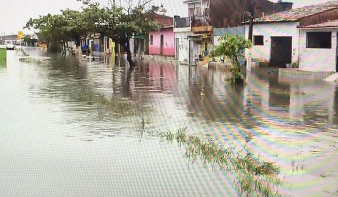 Devido às fortes chuvas em Maceió, Defesa Civil registra mais de 120 chamados