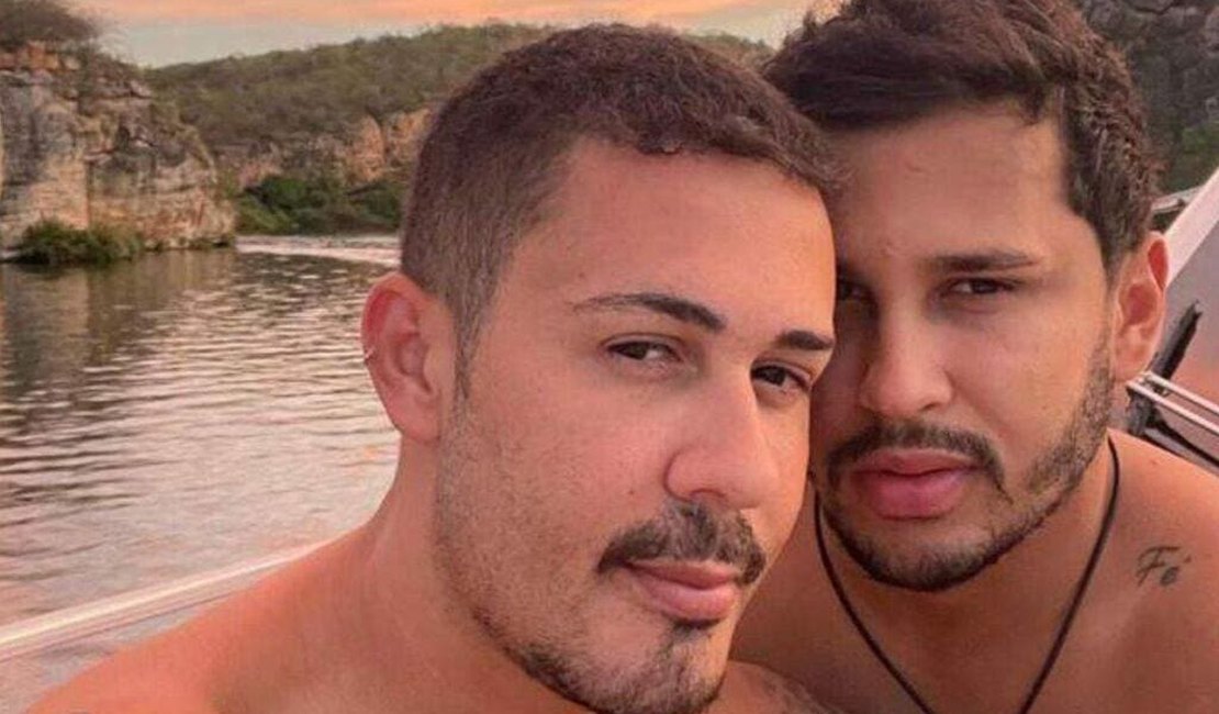 Carlinhos Maia revela ter feito sexo em banheiro de rádio evangélica com o marido