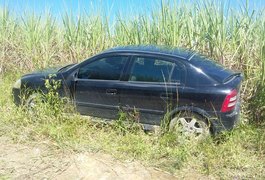 Veículo roubado é encontrado em canavial, no município de Messias