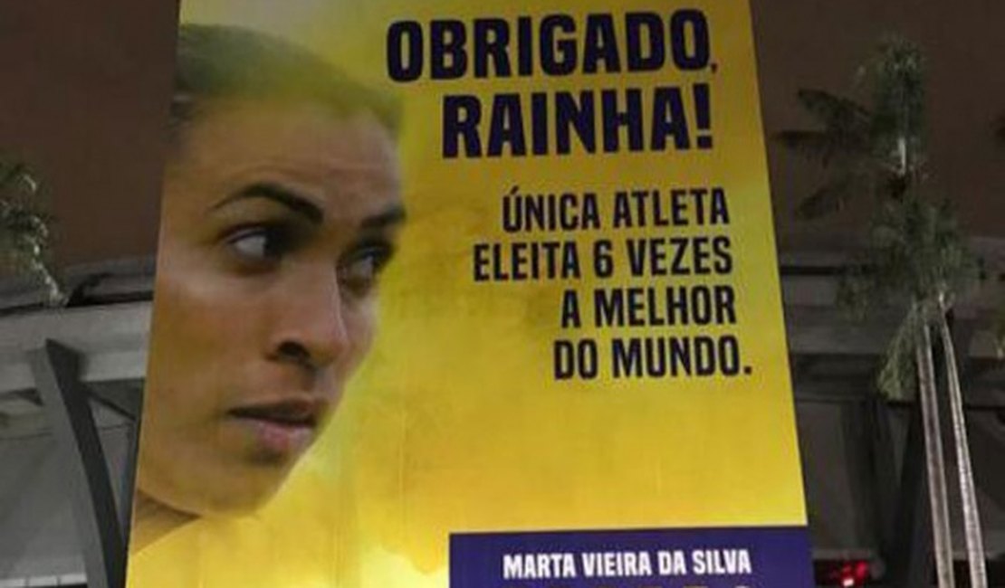 Maracanã instala painel em homenagem à jogadora Marta