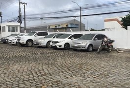Operação prende suspeitos e apreende oito veículos com chassis adulterados, em AL