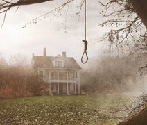 Invocação do Mal: Proprietários de casa usada no filme relatam atividades sobrenaturais