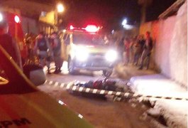 Homem é alvejado por disparos de arma de fogo e morre no bairro Brasiliana, em Arapiraca